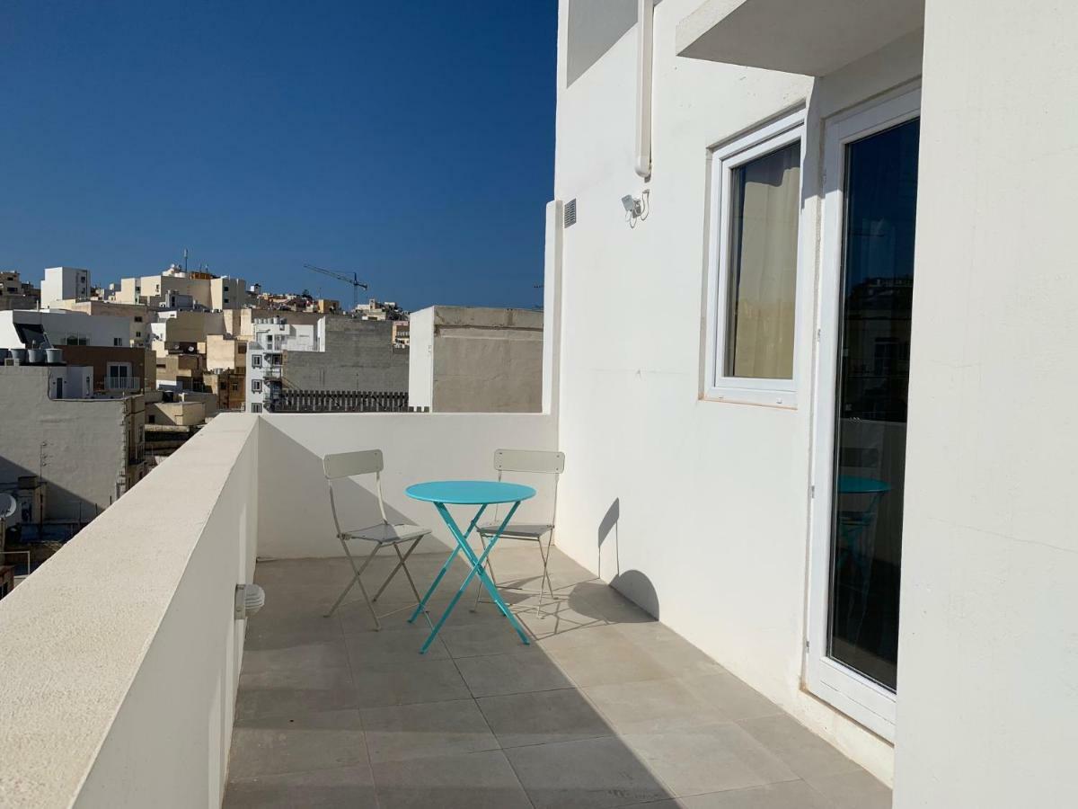 Island Guesthouse Gzira Экстерьер фото